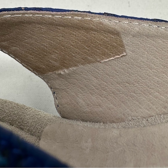 Donald J Pliner Gilles Woman's Blue Leather Upper Sandals - Picture 10 of 11